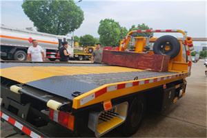 积水潭附近拖车电话号码服务