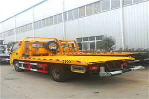 积水潭附近拖车救援搭电